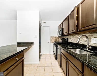 12202 Braxfield Court - Photo Thumbnail 21