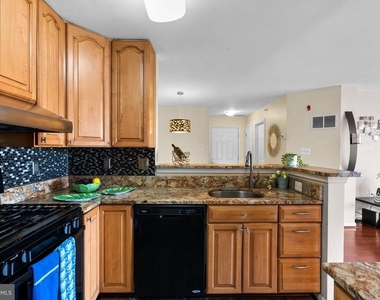 13304 Kilmarnock Way - Photo Thumbnail 12