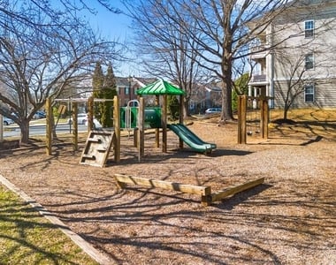 13304 Kilmarnock Way - Photo Thumbnail 28