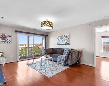 13304 Kilmarnock Way - Photo Thumbnail 5