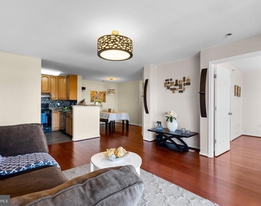 13304 Kilmarnock Way - Photo Thumbnail 8