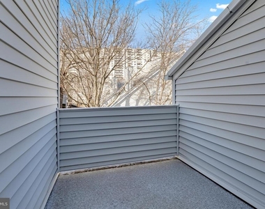 1639 Carriage House Terrace - Photo Thumbnail 13