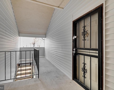 1639 Carriage House Terrace - Photo Thumbnail 2