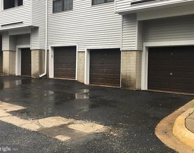 1639 Carriage House Terrace - Photo Thumbnail 18