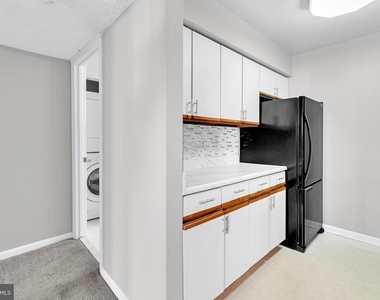1639 Carriage House Terrace - Photo Thumbnail 3