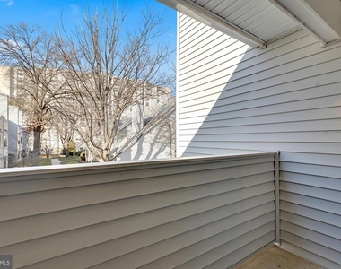 1639 Carriage House Terrace - Photo Thumbnail 5