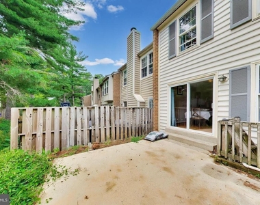 10075 Maple Leaf Drive - Photo Thumbnail 6
