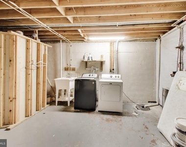 10075 Maple Leaf Drive - Photo Thumbnail 15