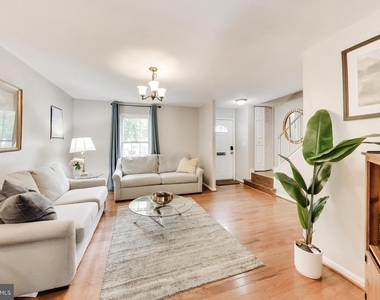 10075 Maple Leaf Drive - Photo Thumbnail 1