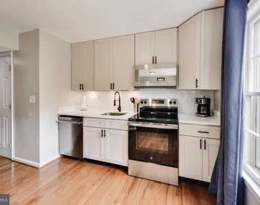 10075 Maple Leaf Drive - Photo Thumbnail 5
