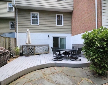 553 Monet Drive - Photo Thumbnail 10