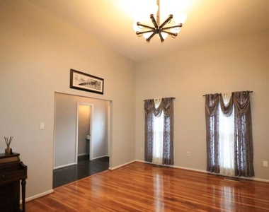 553 Monet Drive - Photo Thumbnail 9
