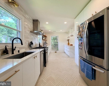 12904 Missionwood Way - Photo Thumbnail 3