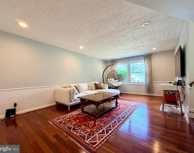 12904 Missionwood Way - Photo Thumbnail 16