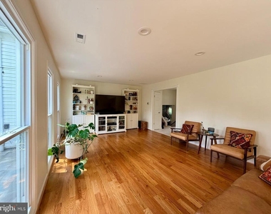 12904 Missionwood Way - Photo Thumbnail 7