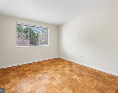 10428 Rockville Pik - Photo Thumbnail 12