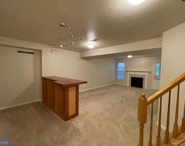 8870 Papillon Drive - Photo Thumbnail 4
