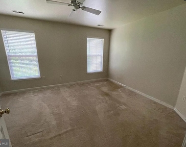 8870 Papillon Drive - Photo Thumbnail 6