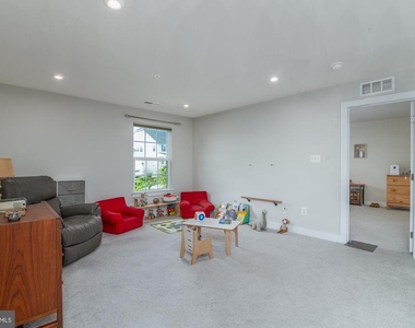 405 Potomac View Parkway - Photo Thumbnail 29