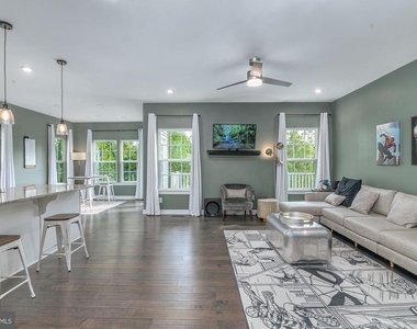 405 Potomac View Parkway - Photo Thumbnail 3