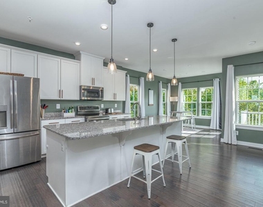 405 Potomac View Parkway - Photo Thumbnail 4