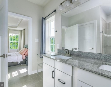 405 Potomac View Parkway - Photo Thumbnail 22