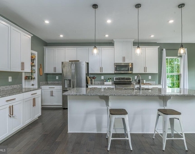 405 Potomac View Parkway - Photo Thumbnail 5