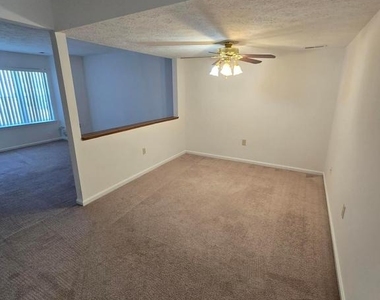 6047 Sirenia Place - Photo Thumbnail 7