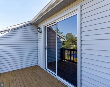 3279 Westdale Court - Photo Thumbnail 5