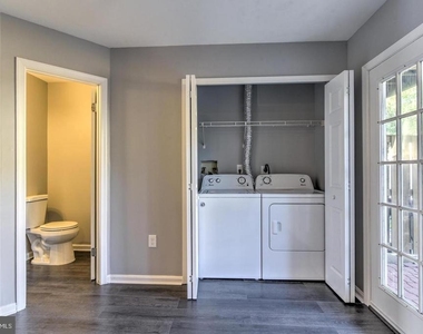 3279 Westdale Court - Photo Thumbnail 25