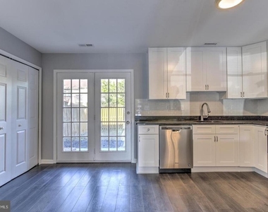 3279 Westdale Court - Photo Thumbnail 4