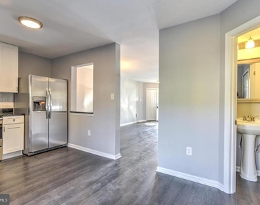 3279 Westdale Court - Photo Thumbnail 20
