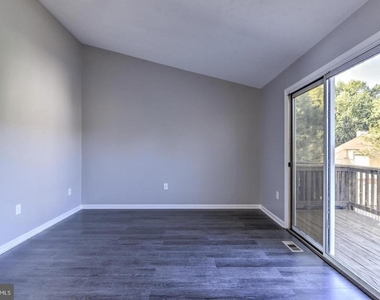 3279 Westdale Court - Photo Thumbnail 2