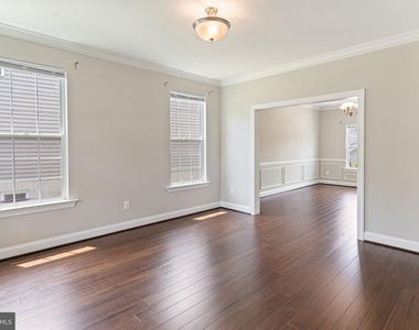 7495 Cavalcade Drive - Photo Thumbnail 7