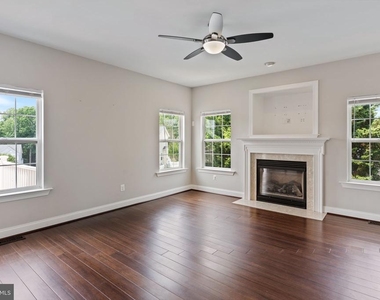 7495 Cavalcade Drive - Photo Thumbnail 20