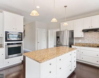 7495 Cavalcade Drive - Photo Thumbnail 14
