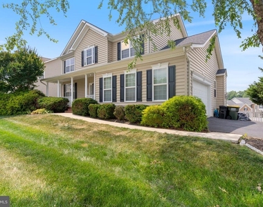 7495 Cavalcade Drive - Photo Thumbnail 2