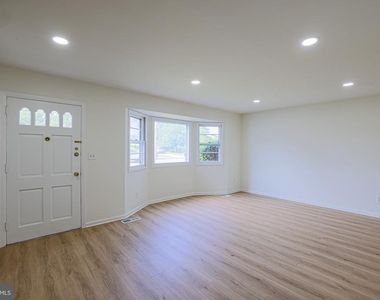 2607 Smith Avenue - Photo Thumbnail 9
