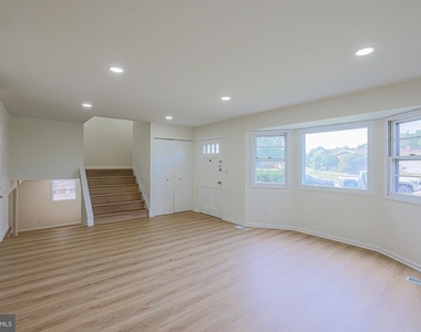 2607 Smith Avenue - Photo Thumbnail 2