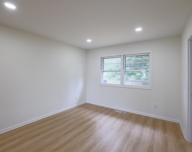 2607 Smith Avenue - Photo Thumbnail 12