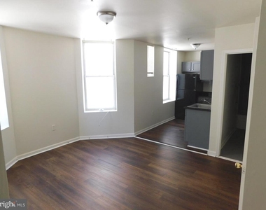 2427 Lakeview Avenue - Photo Thumbnail 2