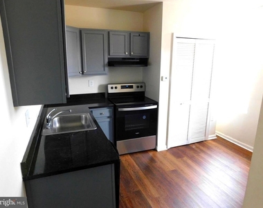 2427 Lakeview Avenue - Photo Thumbnail 6