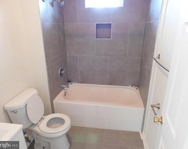 2427 Lakeview Avenue - Photo Thumbnail 5
