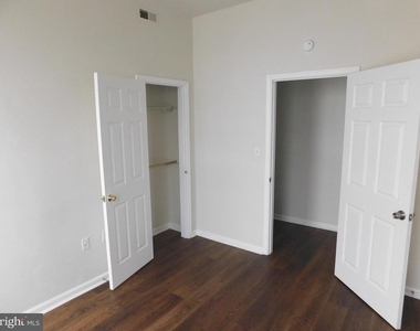 2427 Lakeview Avenue - Photo Thumbnail 10