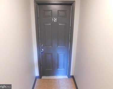 2427 Lakeview Avenue - Photo Thumbnail 1