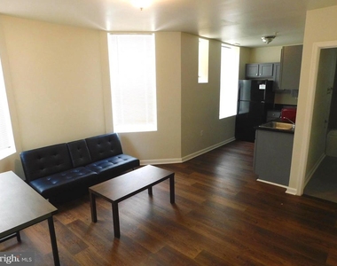 2427 Lakeview Avenue - Photo Thumbnail 2