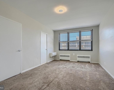 105 39th Street W - Photo Thumbnail 25