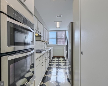 105 39th Street W - Photo Thumbnail 9