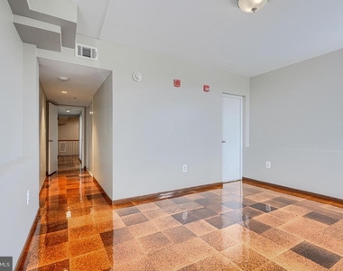 105 39th Street W - Photo Thumbnail 24