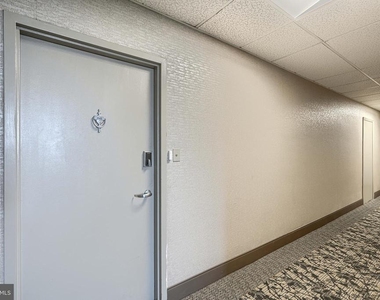 105 39th Street W - Photo Thumbnail 8